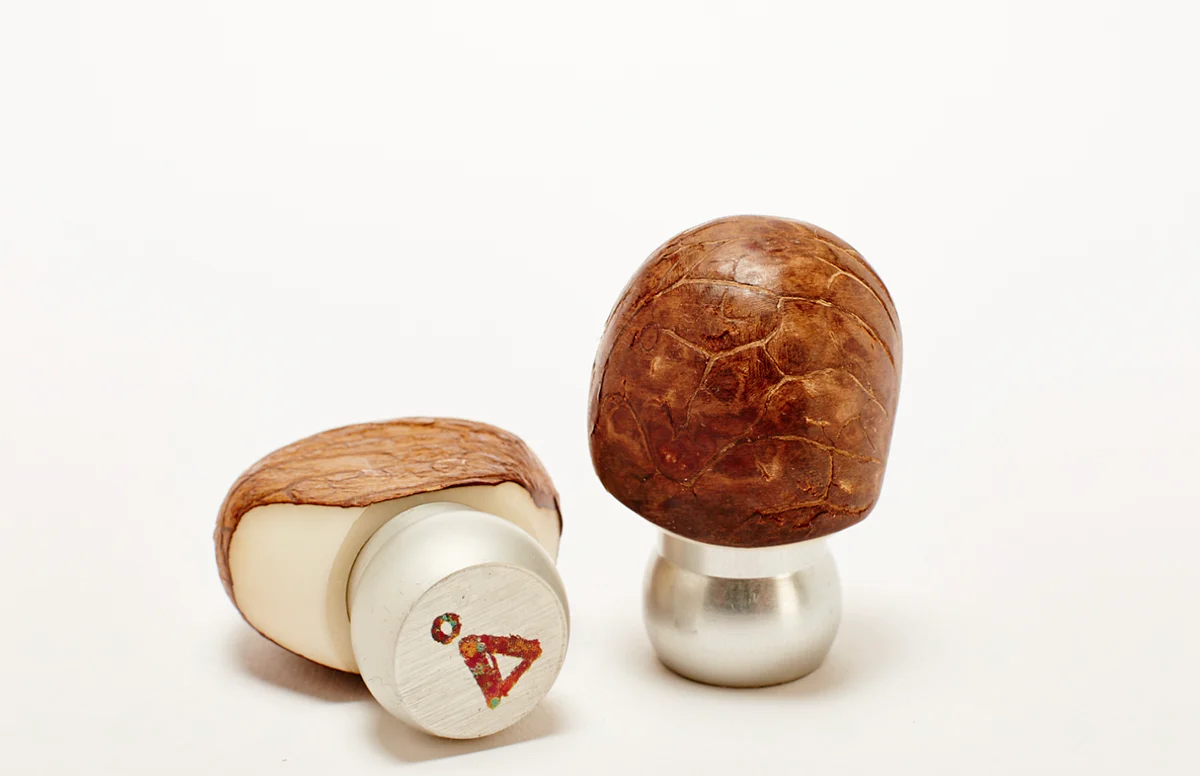 Far by and fragrance - Image 3